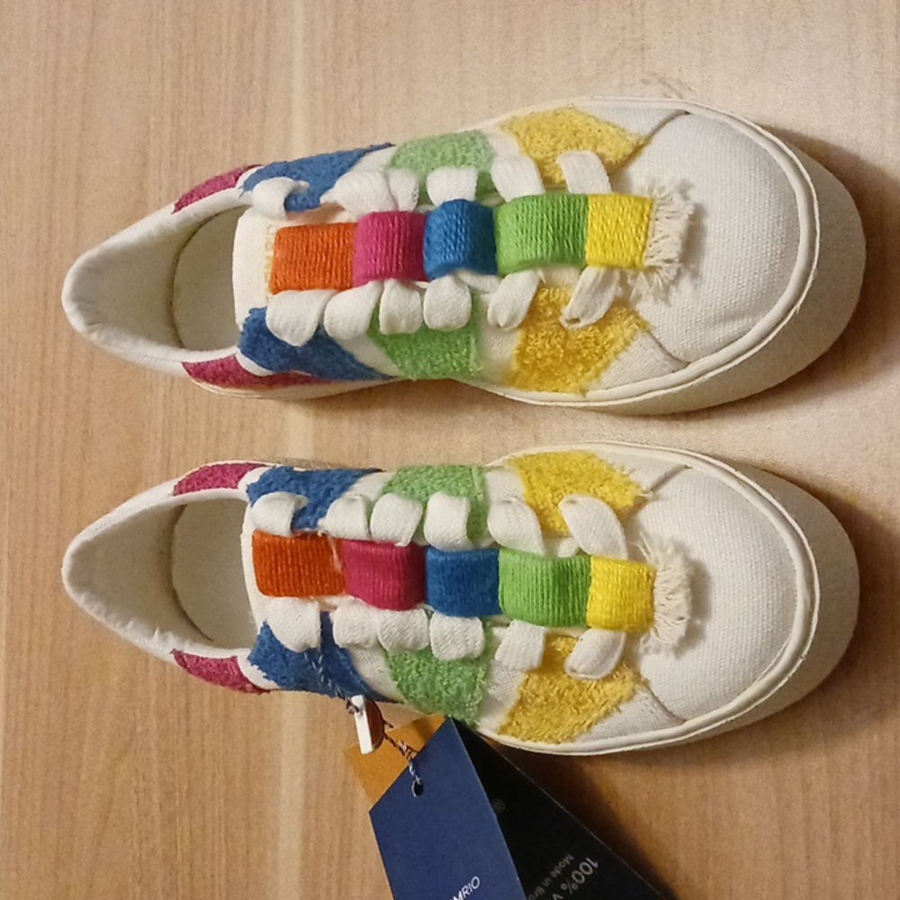 FARM Rio "Rainbow Platform" Sneakers in Size 6.5 Includes Storage Bag (NWB) - Picture 2 of 14
